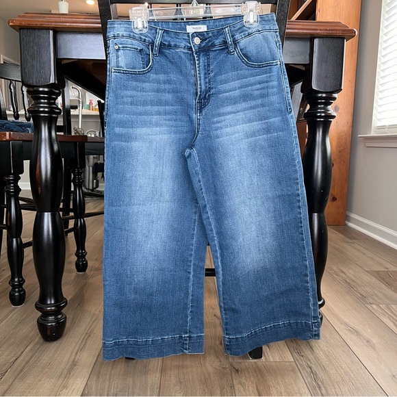 Kensie Women’s Capris Pants - Picture 1 of 4
